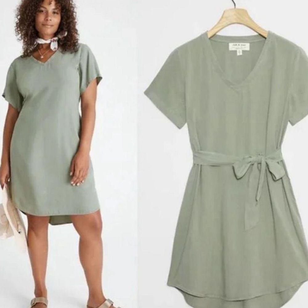 Cloth & Stone Sage V-Neck Blouse